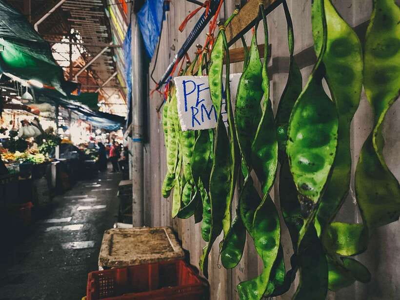 Kuala Lumpur: Sambal Street Food Tour with 15+ Tastings - Chow Kit: local food away from the postcard Kuala Lumpur