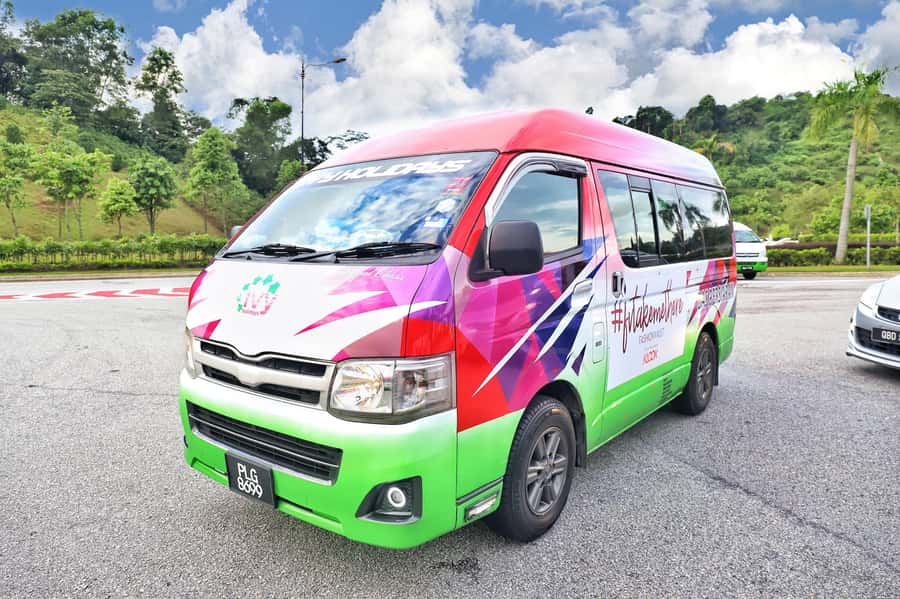 Kuala Lumpur: Sightseeing by Private Vehicle with Driver - What this private Kuala Lumpur tour really offers