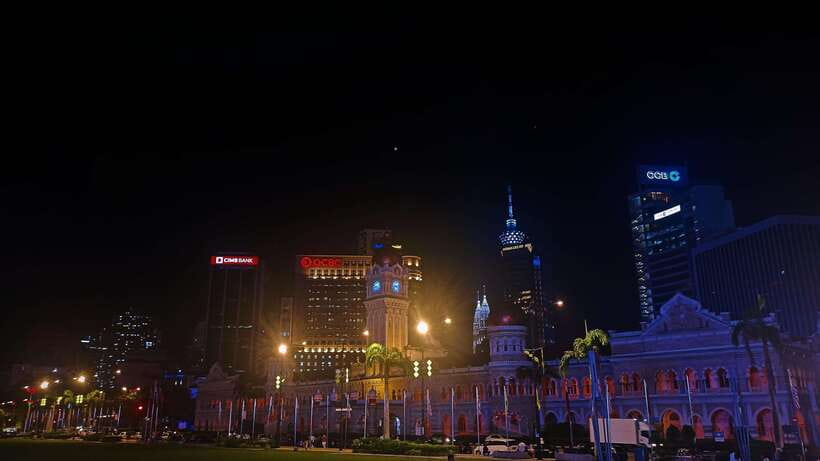 Kuala Lumpur: Sightseeing, Markets, and Food Night Tour - The Golden Triangle and Petronas Twin Towers at night