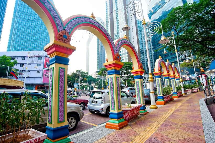 Kuala Lumpur: Street Market Exploration & Shopping Tour - Chinatown: bargaining, food, and crowds