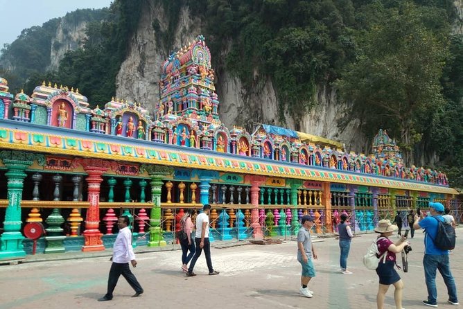 Kuala Lumpur Suburbs Batu Caves Half-Day Tour (SIC/Shared Tour) - The batik workshop adds craft and color