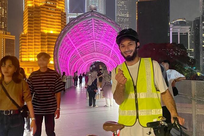 Kuala Lumpur Sunset Evening Cycling Tour - The mosque and Jalan Raja Abdullah reveal central KL’s local side
