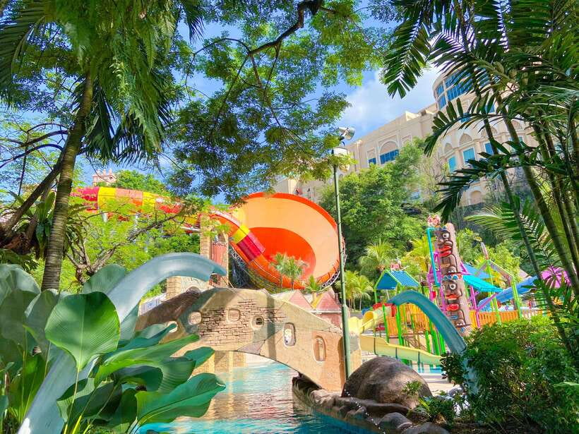Kuala Lumpur: Sunway Lagoon Ticket & 1-Way Transfer - Key points at a glance