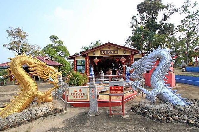Kuantan Day Tour from Kuala Lumpur with Tower188 Observation Deck - Painting batik at Natural Batik Village