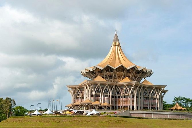 Kuching City Sightseeing Tour - The Old Courthouse and other city landmarks