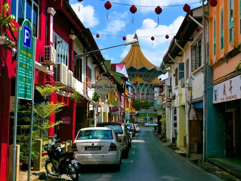 Kuching: Foodie Experience Guided Tour with 5 Tastings - Key Things to Know Before You Go
