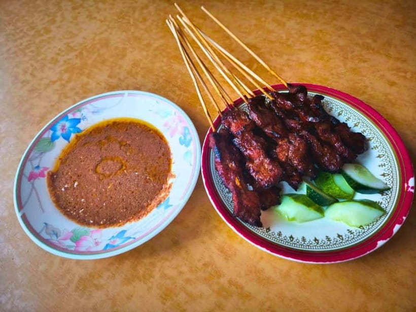 Kuching: Foodie Experience Guided Tour with 5 Tastings - Indian Street and the Final Dry Noodles