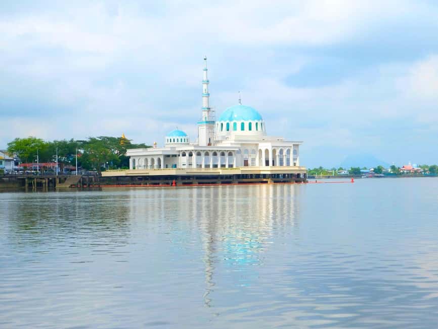 Kuching: Walking Tour with Sampan Boat Ride and Lunch - Ending at the Chinese Heritage Museum