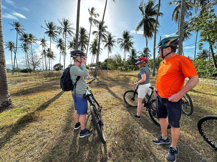 Langkawi Cycling Culture half day Tour - A local restaurant stop with Malay food