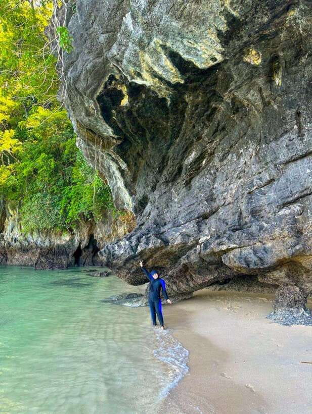 Langkawi: Dangli Island Snorkel and Swim Speedboat Tour - The Food Option at the Floating Restaurant