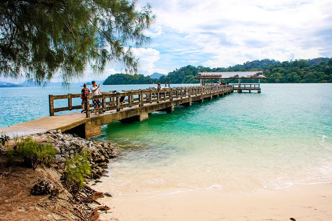 Langkawi Half Day Island Hoping Tour- Sharing basis - Pulau Singa Besar and the Eagle Feeding Stop