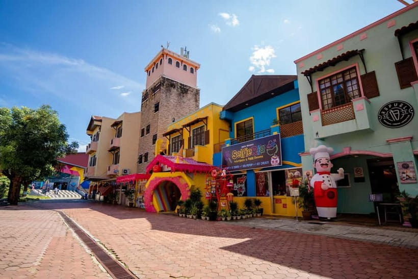 Langkawi: Iconic Landmarks & Natural Wonders Guided Tour - Why this six-hour format can work well
