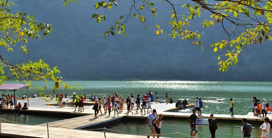 Langkawi: Island Hopping Shared or Private Boat Options - Pulau Singa Besar and the eagle-feeding stop