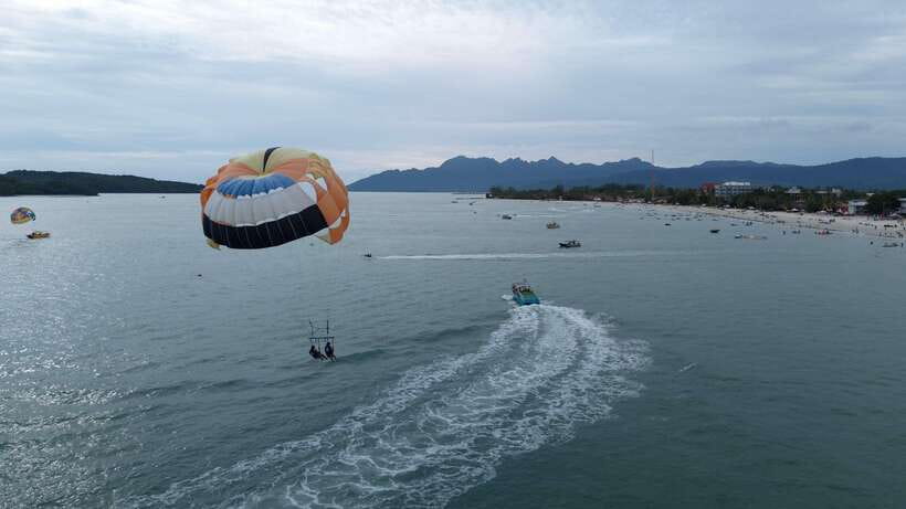 Langkawi: Jet Ski and Parasailing Tour - Parasailing above the Langkawi archipelago