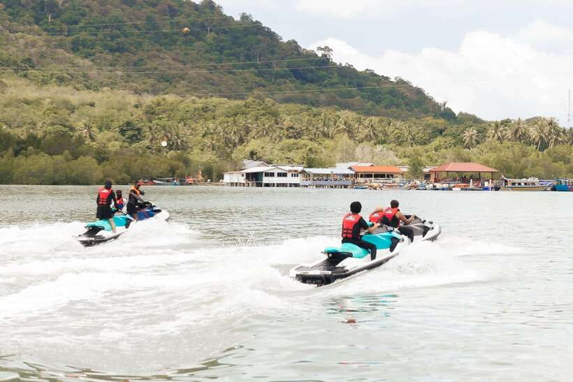 Langkawi: Jet Ski and Parasailing Tour - Equipment, pickup, and what to bring