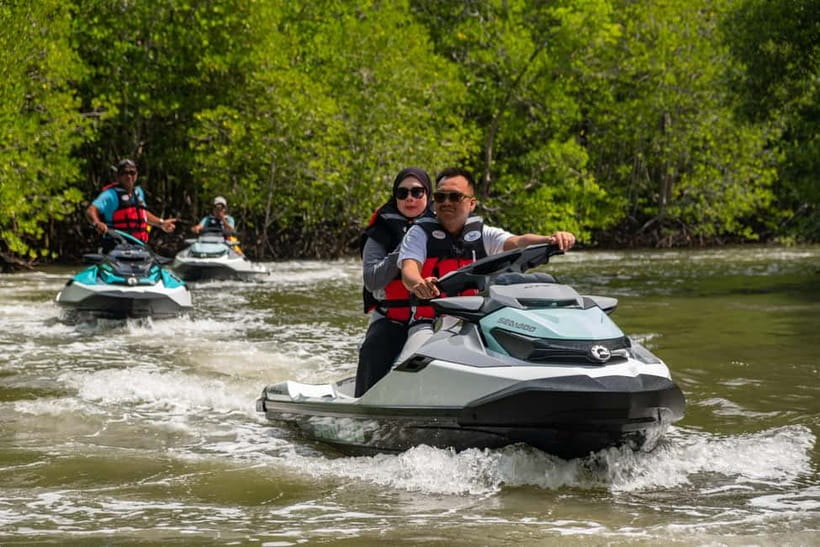 Langkawi: Jet Ski Tour UNESCO Kilim Geopark Free Video - Limestone cliffs and Gorilla Mountain views