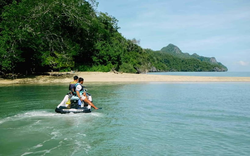 Langkawi: Jet Ski Tour UNESCO Kilim Geopark Free Video - Crocodile Cave and the role of the tide