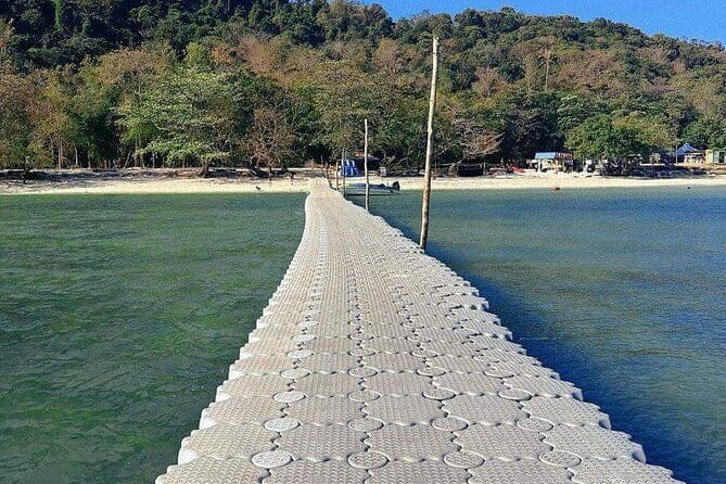 Langkawi Mangrove Boat Tour at Kilim Geoforest Park - Floating fish farms and stingrays