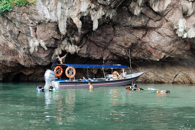 Langkawi Mangrove Kayak Tour by Sham - The 1.5 to 2-hour kayaking section
