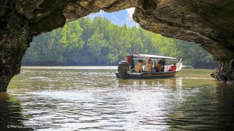 Langkawi: Mangrove Kilim UNESCO Geopark & Cave Tour - The eagle feeding stop near the river