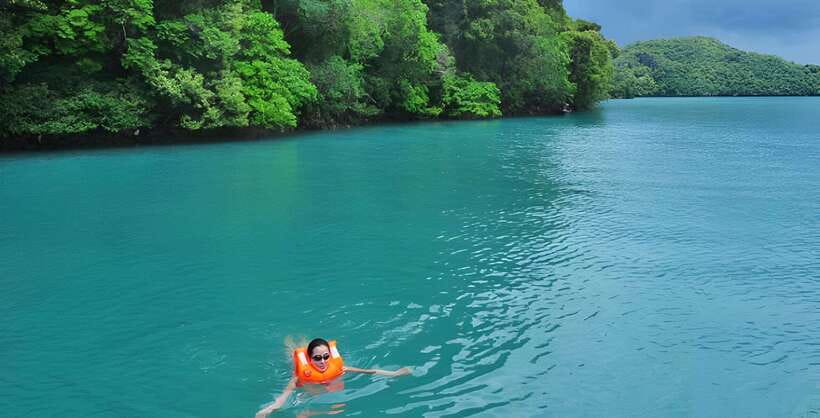 Langkawi: Mangrove Tour with Kilim Geoforest Park & Bat Cave - A swim at a secluded island beach