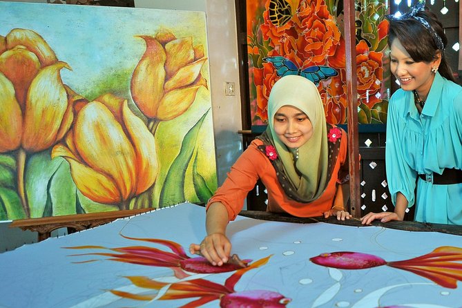Langkawi Myth & Legend Tour MahsuriTomb TelagaTujuh BerasTerbakar - Pantai Cenang for beach time and easy shopping