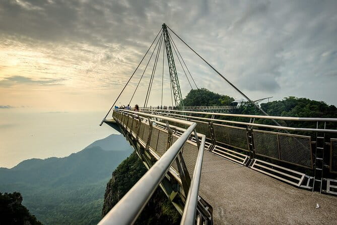 Langkawi Private Tour with Sky Bridge and Cable Car - Oriental Village and the extra attractions