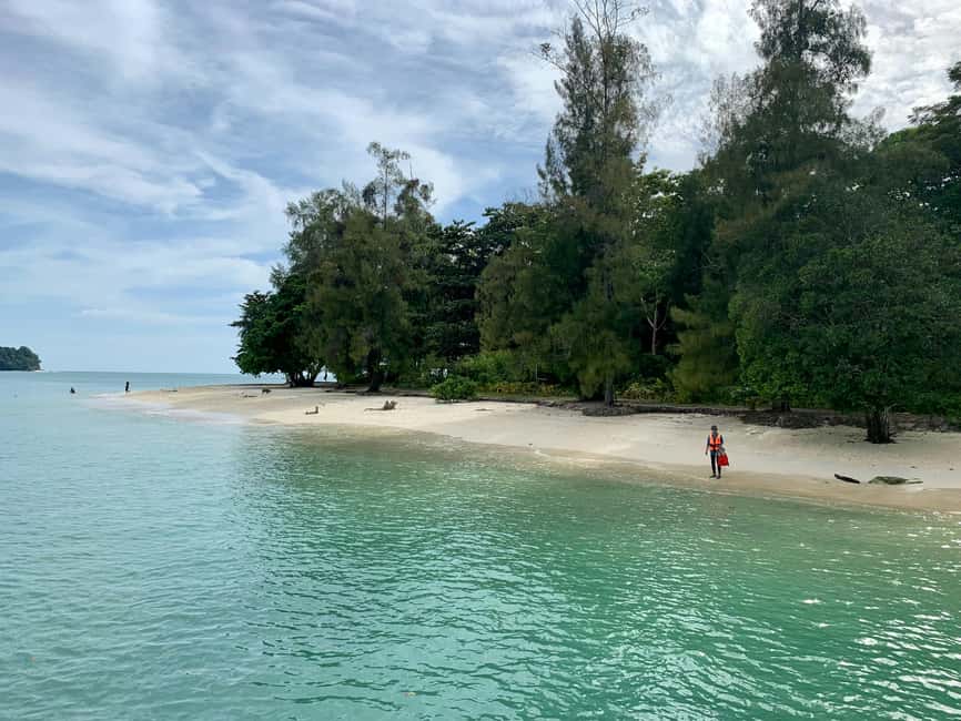 Langkawi: Sunset Dinner Cruise with Hotel Transfer - The open-sea stop with swimming and water activities