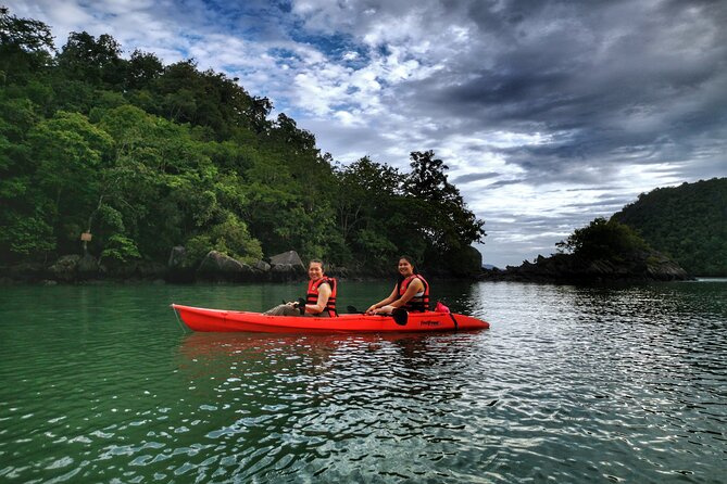 Langkawi Sunset Kayaking Adventure with nature guide - Tanjung Rhu Beach and the best photographic light