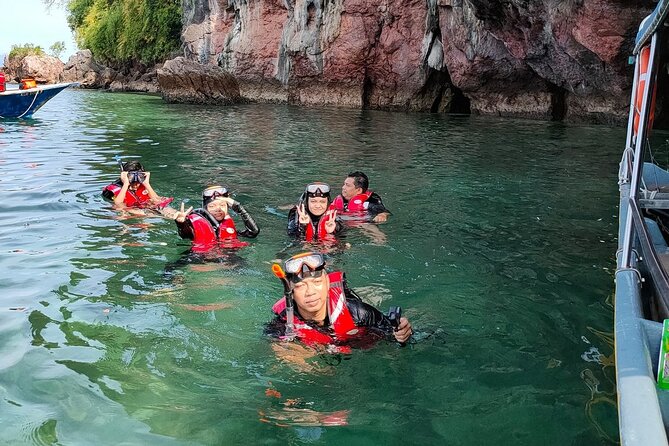 Langkawi Tour A - Land Tour & Pulau Dangli Snorkeling - Riding the Langkawi SkyCab and Sky Bridge