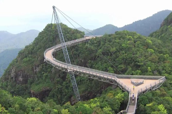 Langkawi Tour with SkyBridgewalk,Langkawi Cable Car,Oriental Village pass - The tour at a glance