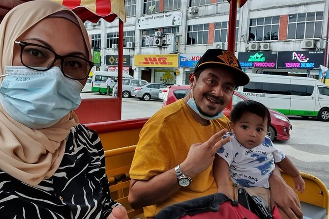 Magical Fireflies Tour - Waiting for the Fireflies Along the Selangor River