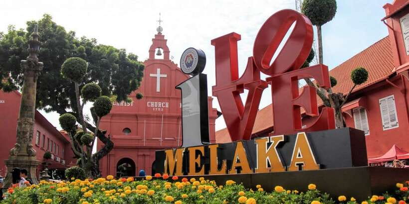 Malacca: Historical Private Malacca Tour from Kuala Lumpur - Cheng Hoon Teng Temple adds a different rhythm