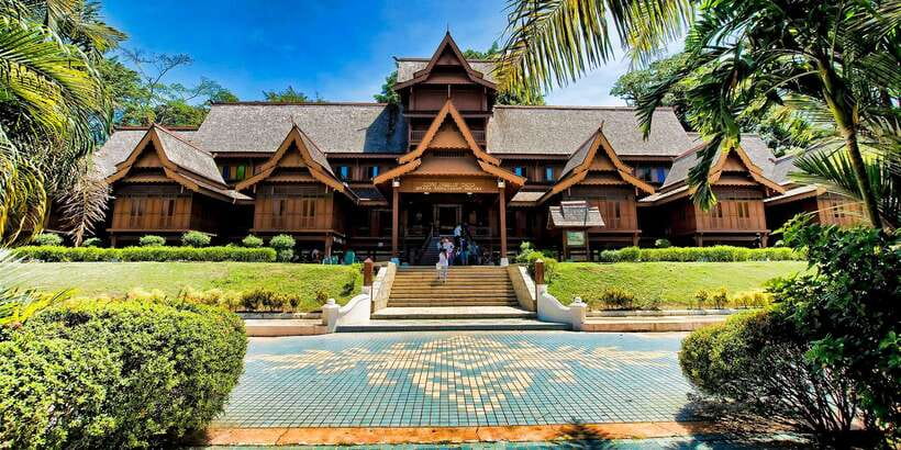 Malacca: Historical Private Malacca Tour from Kuala Lumpur - Jonker Street is the final taste of the old center