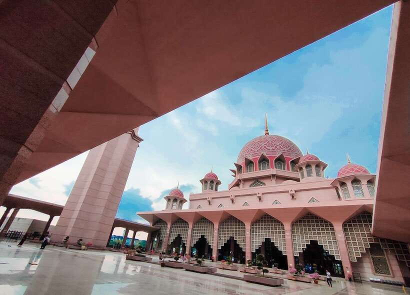 Malacca Instagram Tour: Top Spots (Private & All-Inclusive) - 8:30 AM pickup and the road to Malacca