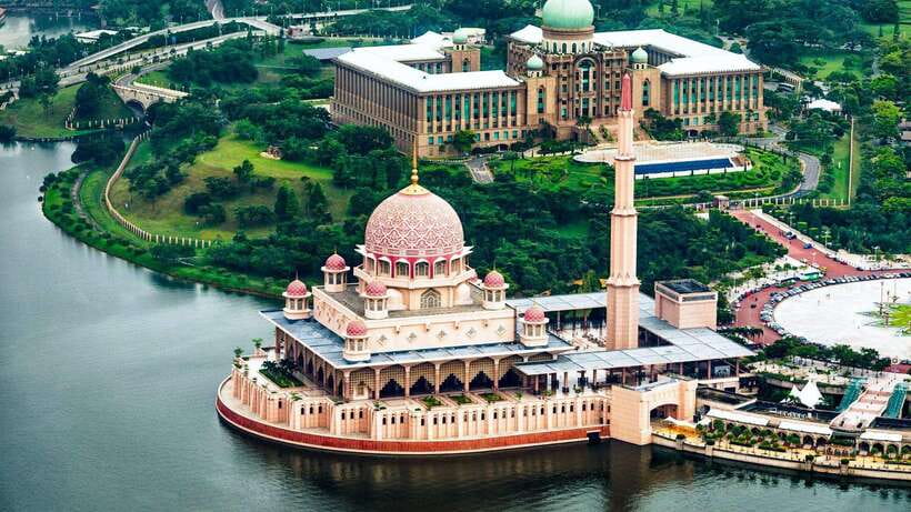 Malacca & Putrajaya Tour - The Melaka River Walk and Independence Memorial