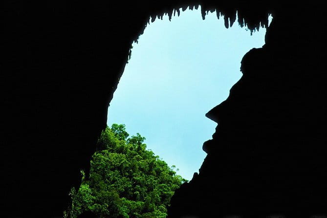 Mulu Headhunter's Trail - 3 Days Trekking & Cultural Experience - The caves are more than a quick add-on