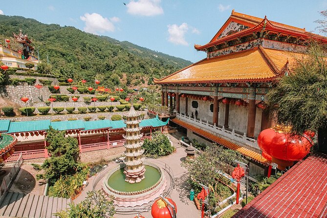 Penang Full Day Tour with Penang Hill, Kek Lok Si & Fruit Farm - Kek Lok Si Temple and its three architectural styles