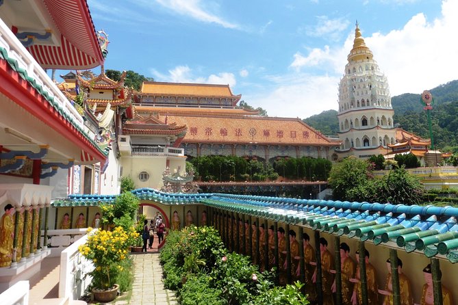 Penang Hill and the Kek Lok Si Temple - The chairlift to the Bronze Statue