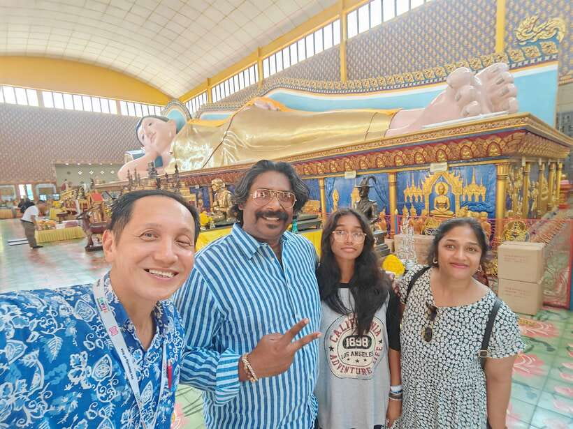 Penang: Private Customized Flexible Tour with Tourist Guide - Eating like a local at New World Park
