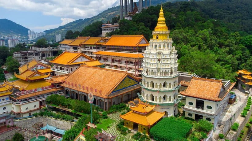 Penang: Private Highlights Tour with Temples, Hill & Gardens - Riding the Penang Hill Railway