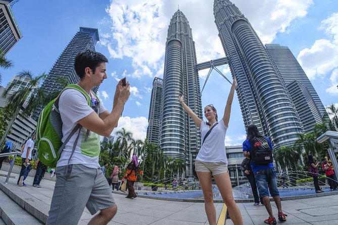 Petronas Twin Tower Tickets & Top Ten Wonder of Kuala Lumpur Tour - Starting high at the Petronas Twin Towers
