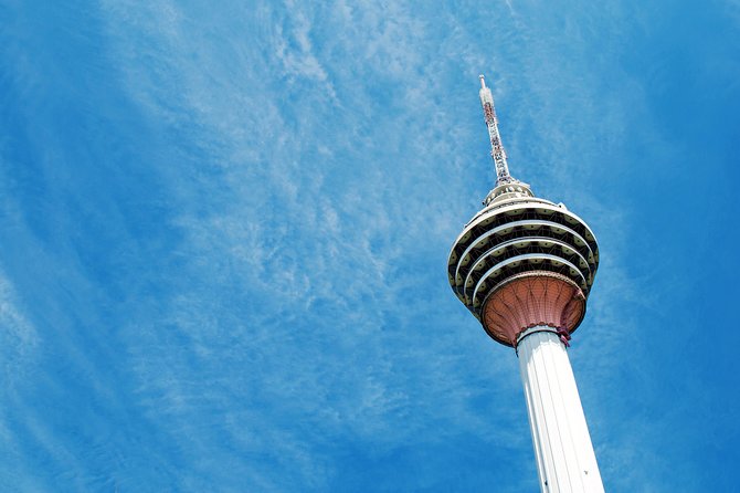 Petronas Twin Towers Skybridge and Kuala Lumpur City Tour - Starting with the Petronas Twin Towers