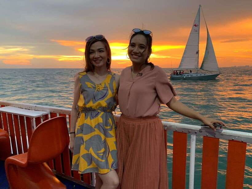 Port Dickson: Dragon Sunset Cruise with Salt Water Jacuzzi - The 6:00 pm departure and safety briefing
