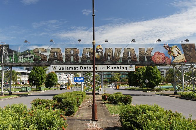 Private Arrival Transfer : Kuching International Airport (Sarawak) to Hotel - The Human Element: Driver Der
