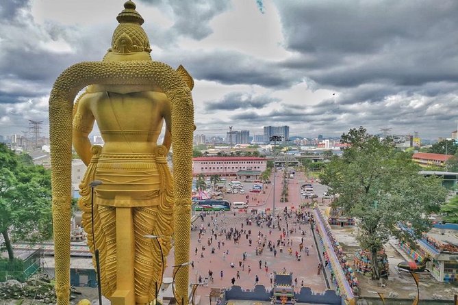 Private Batu Caves, National Mosque & Religious Tour with Lunch - Batu Caves: one hour among limestone and temple statues