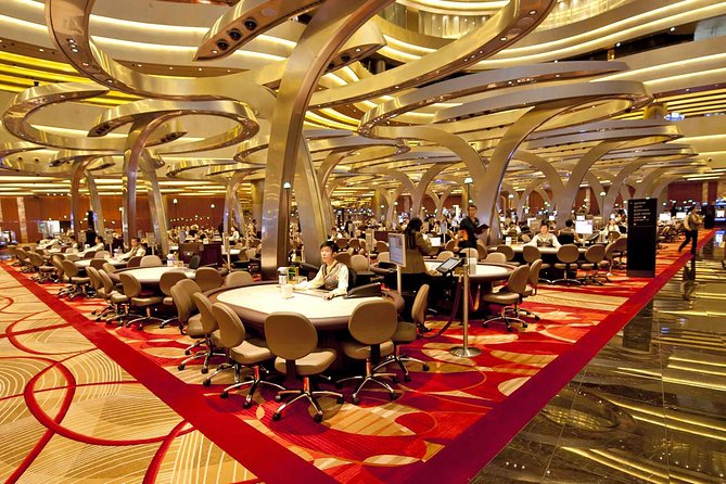 Private Full Day Singapore City Tour with Professional Tour Guide - Marina Bay Sands, casinos, and the modern city