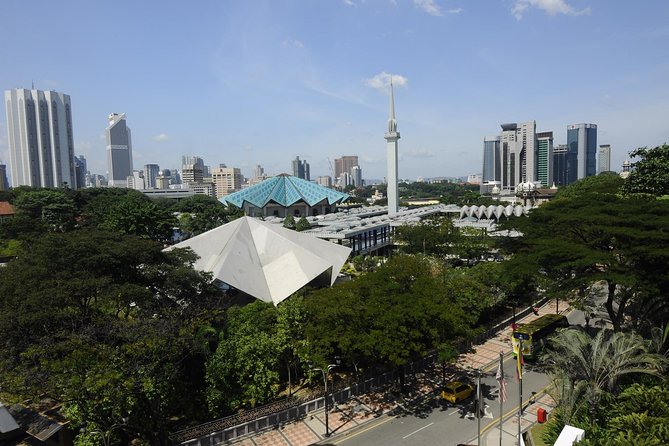 Private Half-Day Kuala Lumpur Culture And Communities Exploration Tour - What the private guide and car add