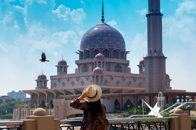 Private Half Day Putrajaya Tour with Lake Cruise Experience - Why Putrajaya makes a good change from Kuala Lumpur