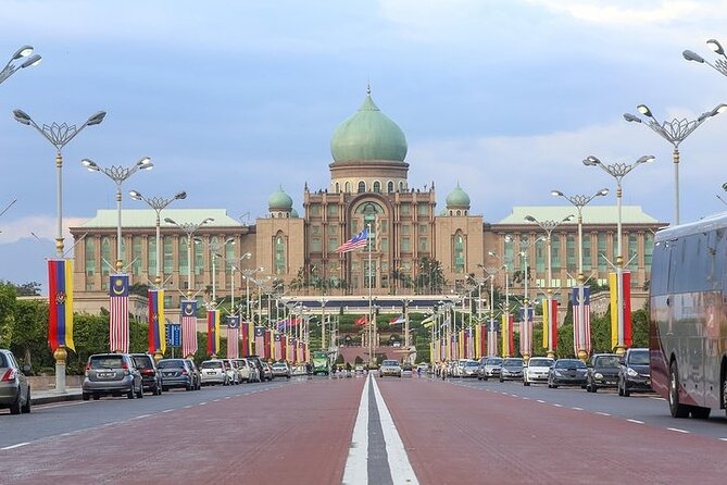 Private Half Day Putrajaya Tour with Lake Cruise Experience - Who should book this four-hour outing?